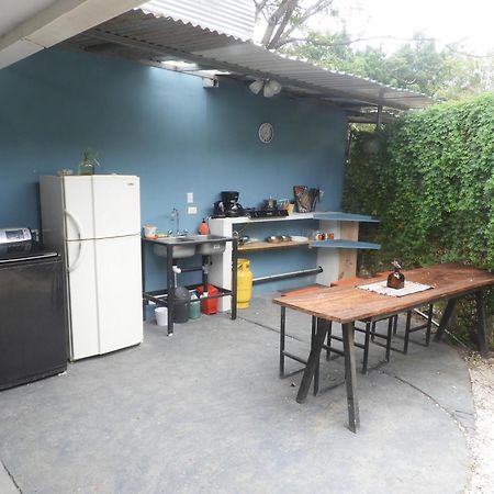 タマリンド The Backside Houseホステル エクステリア 写真